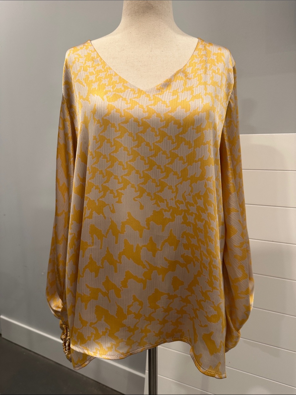 Tyche Yellow and Cream Printed Top